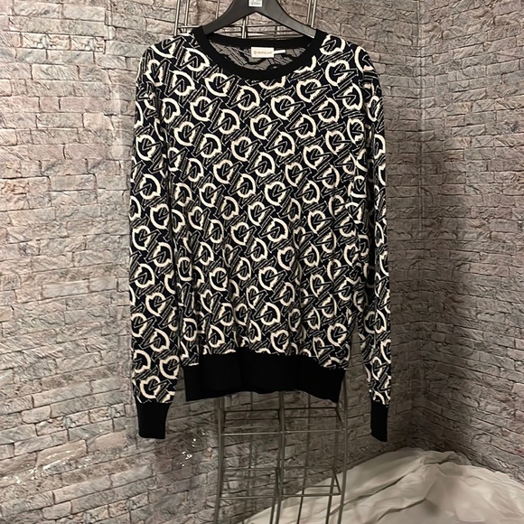 Moncler Other - 🔥🔥🔥🔥🔥Moncler
Jacquard-logo crew neck jumper Color: Blue and white
Size: XL